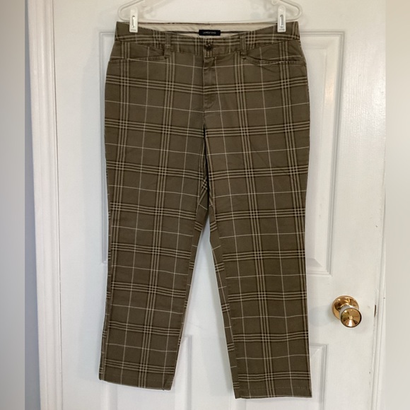 ☀️3/$25☀️ NWOT LANDS END cotton plaid pants - Picture 1 of 3